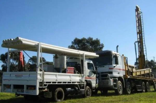 rig and support truck